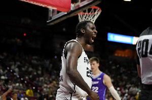 入选夏联一阵！Shams：马刺与后卫大卫-琼斯-加西亚签双向合同