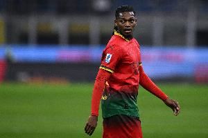 迪马：莱奥与恩昆库目前仍在单独训练 恩昆库没伤但仍在恢复状态